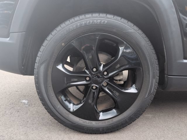 Used 2019 Jeep Compass Latitude FWD image 12