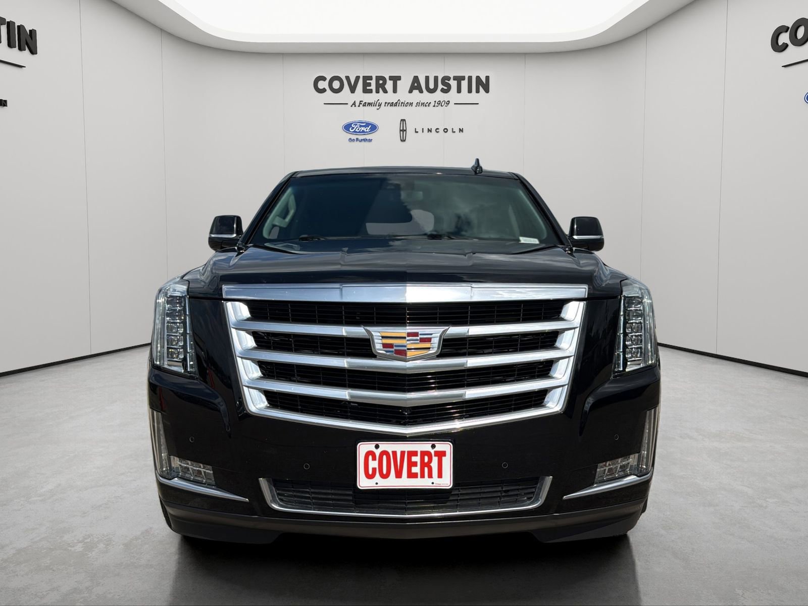 Used 2018 Cadillac Escalade Luxury RWD image 8