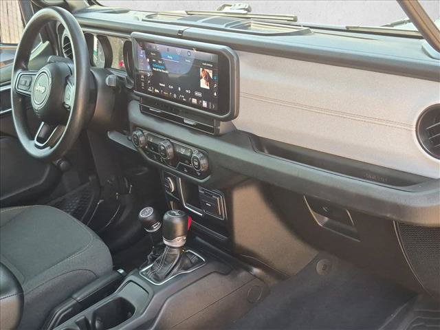 Used 2024 Jeep Wrangler Sport AWD/4WD image 19