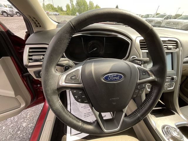 Certified 2017 Ford Fusion SE w/ Fusion SE Technology Package FWD image 15