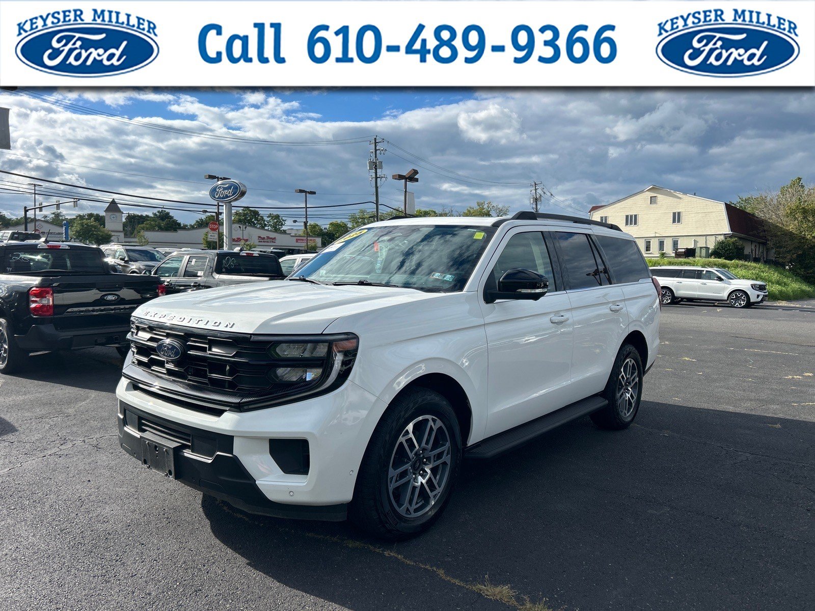 Certified 2025 Ford Expedition Active AWD/4WD image 1