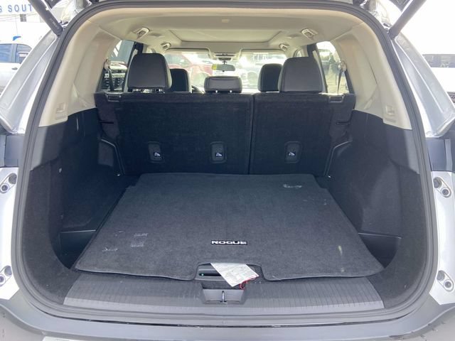 Used 2023 Nissan Rogue SV w/ SV Premium B Package FWD image 11