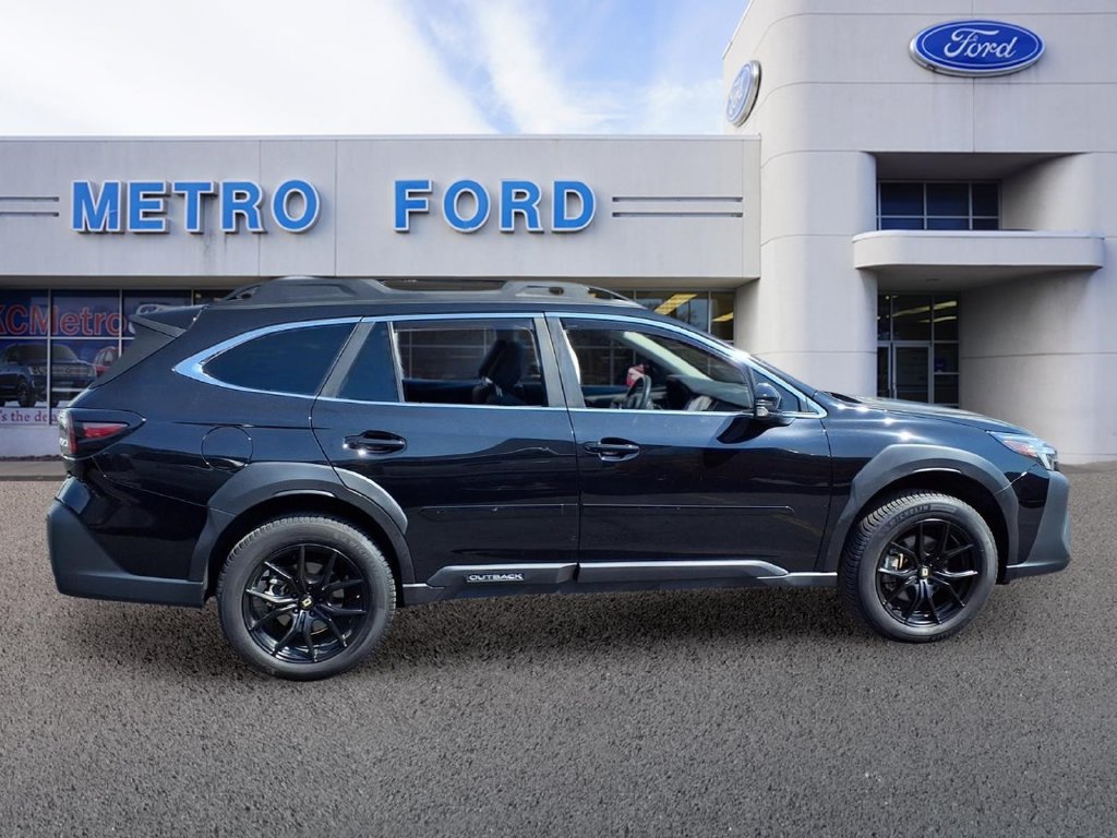 Used 2023 Subaru Outback Premium AWD/4WD image 2