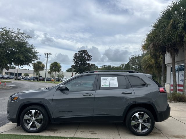 Used 2021 Jeep Cherokee Limited w/ Elite Package FWD image 6