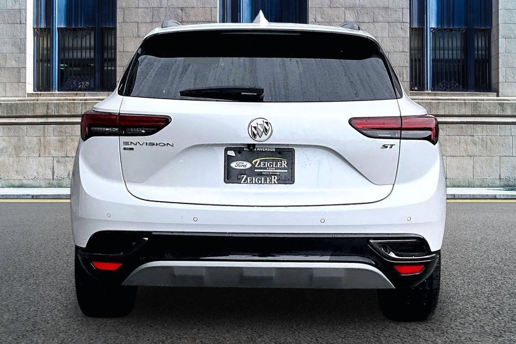 Used 2023 Buick Envision Essence w/ Sport Touring Package AWD/4WD image 4