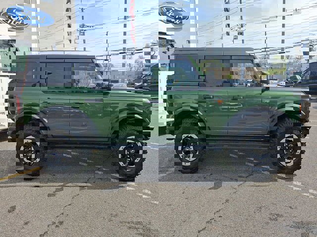 Certified 2023 Ford Bronco Badlands w/ Sasquatch Package AWD/4WD image 9