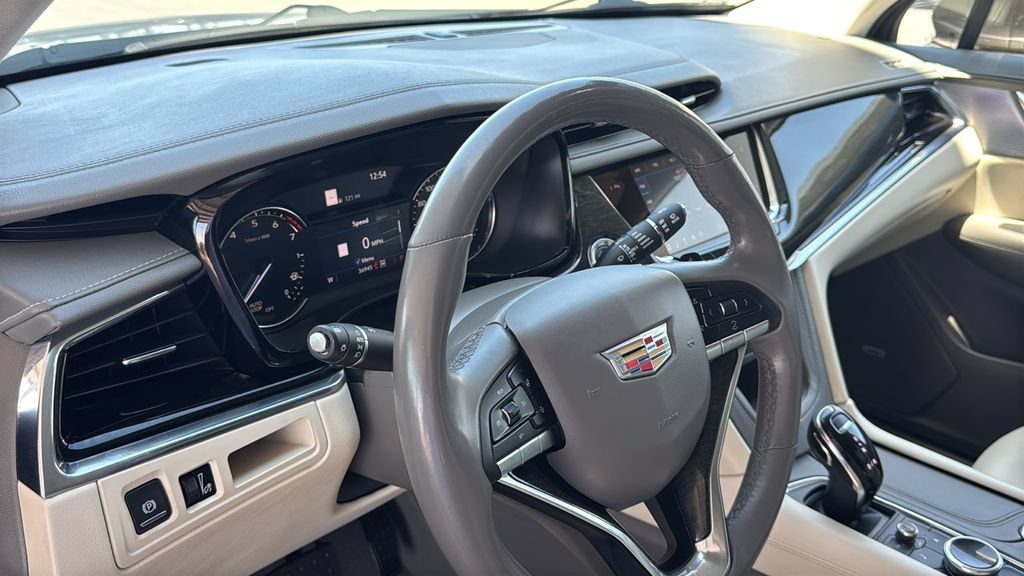 Used 2020 Cadillac XT6 Premium Luxury AWD/4WD image 22