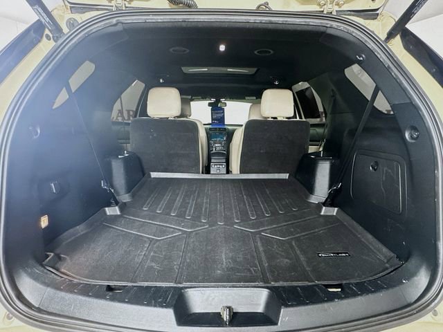 Certified 2018 Ford Explorer XLT w/ Equipment Group 202A image 31