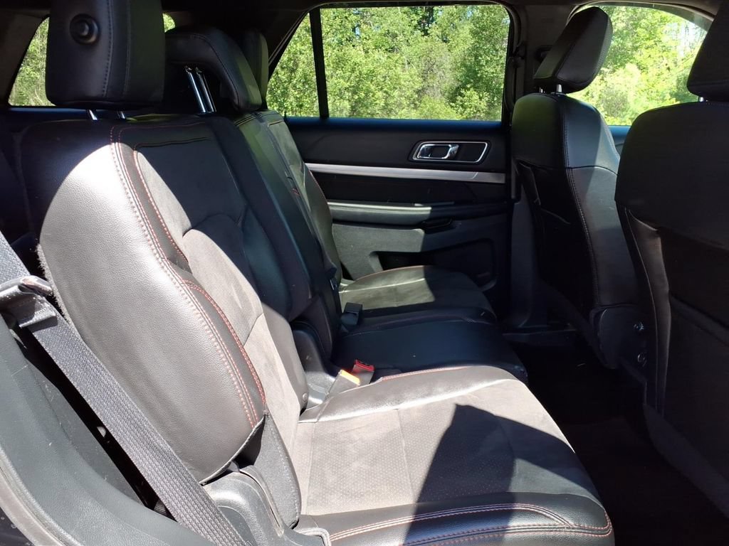 Certified 2018 Ford Explorer XLT w/ Equipment Group 202A AWD/4WD image 12