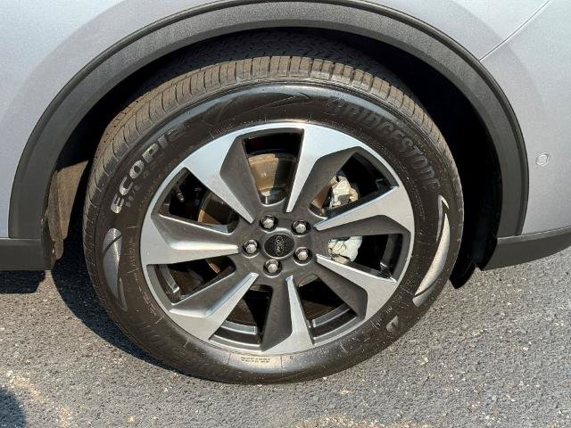 Certified 2023 Ford Escape Platinum w/ Premium Technology Package AWD/4WD image 9