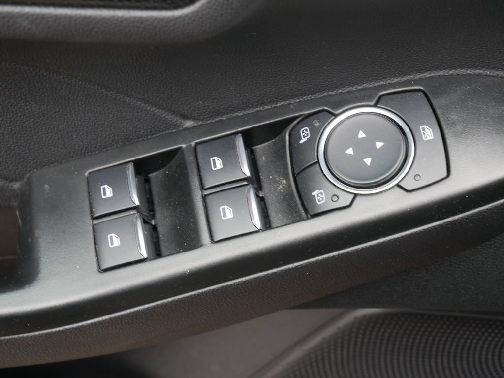 Certified 2025 Ford Escape ST-Line AWD/4WD image 17