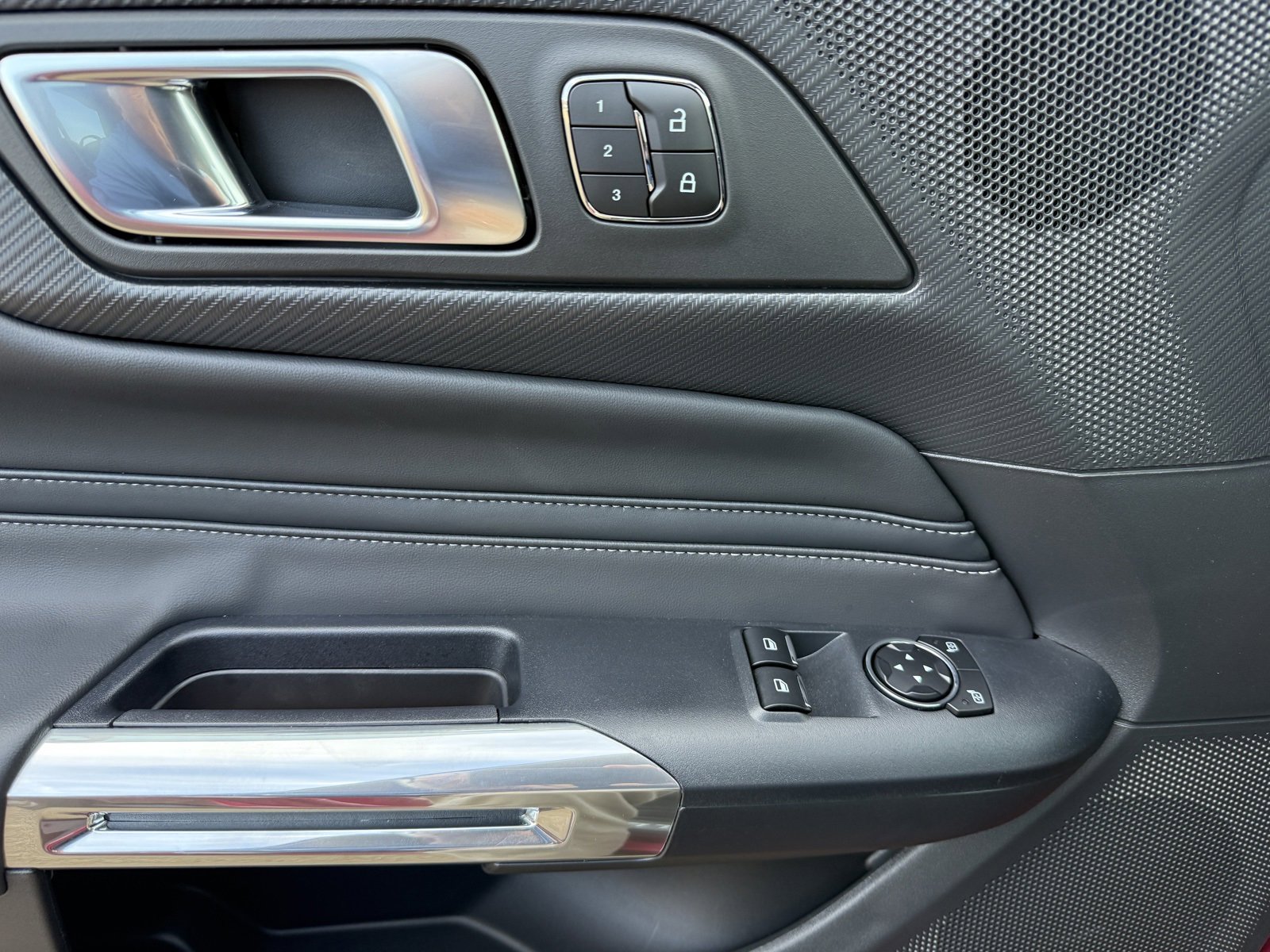 Certified 2025 Ford Mustang Premium image 14