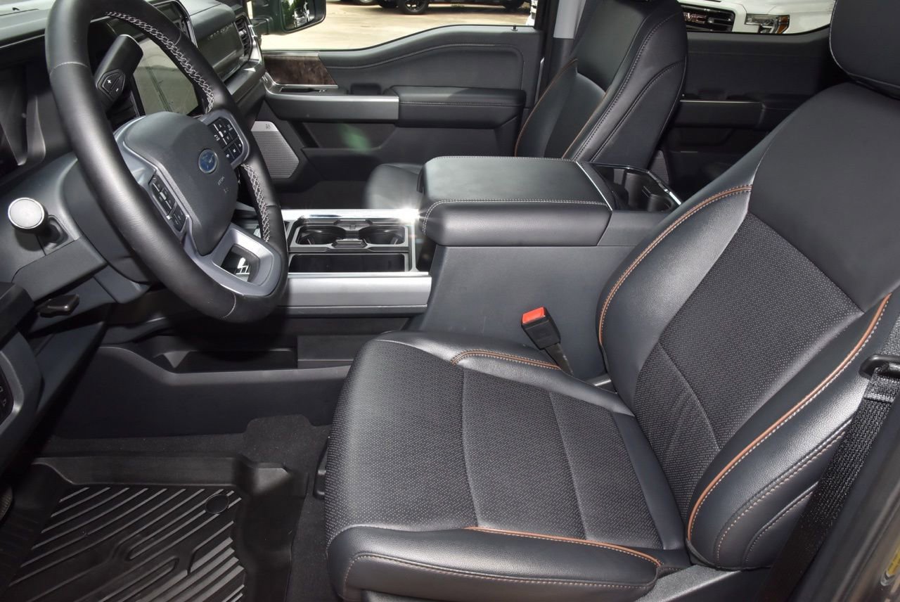 Certified 2025 Ford F250 Lariat w/ Black Appearance Package AWD/4WD image 13