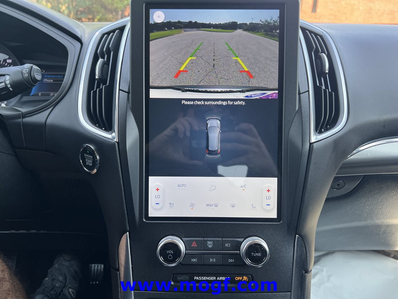 Certified 2024 Ford Edge Titanium AWD/4WD image 8