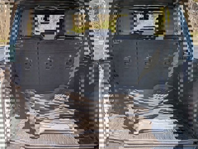 Used 2023 Jeep Wrangler Rubicon w/ Safety Group image 32