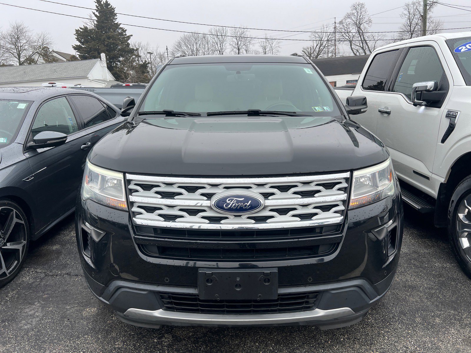 Certified 2018 Ford Explorer XLT w/ Equipment Group 202A image 2