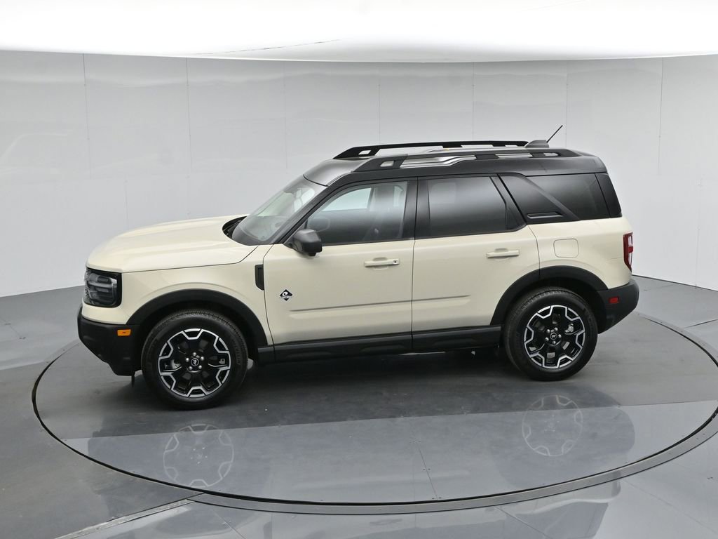Certified 2025 Ford Bronco Sport Outer Banks w/ Outer Banks Tech Package+ AWD/4WD image 45