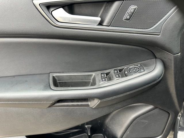 Certified 2021 Ford Edge SE image 11