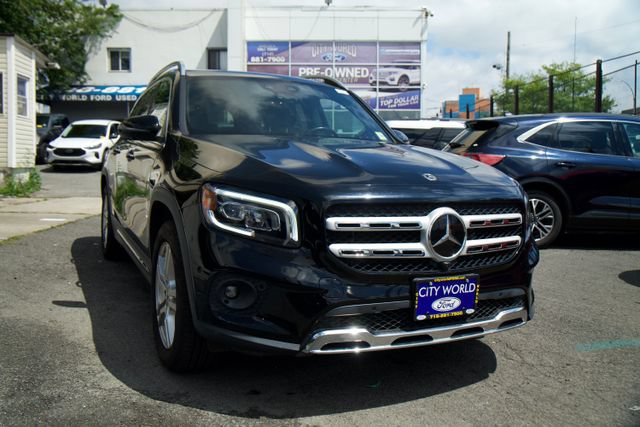 Used 2021 Mercedes-Benz GLB 250 4MATIC w/ Premium Package image 1