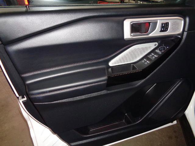 Certified 2023 Ford Explorer Platinum w/ Technology Package image 11