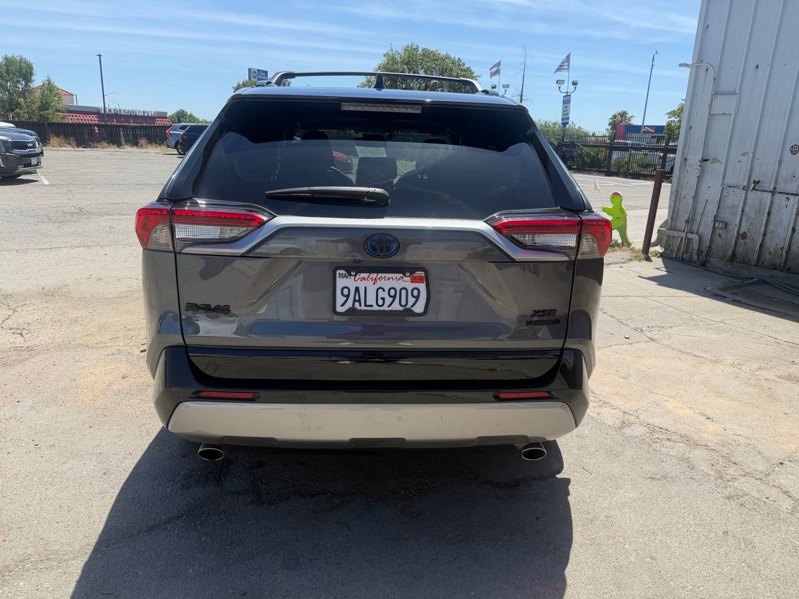 Used 2022 Toyota RAV4 XSE AWD/4WD image 4