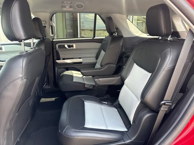 Certified 2024 Ford Explorer XLT w/ Equipment Group 202A AWD/4WD image 39