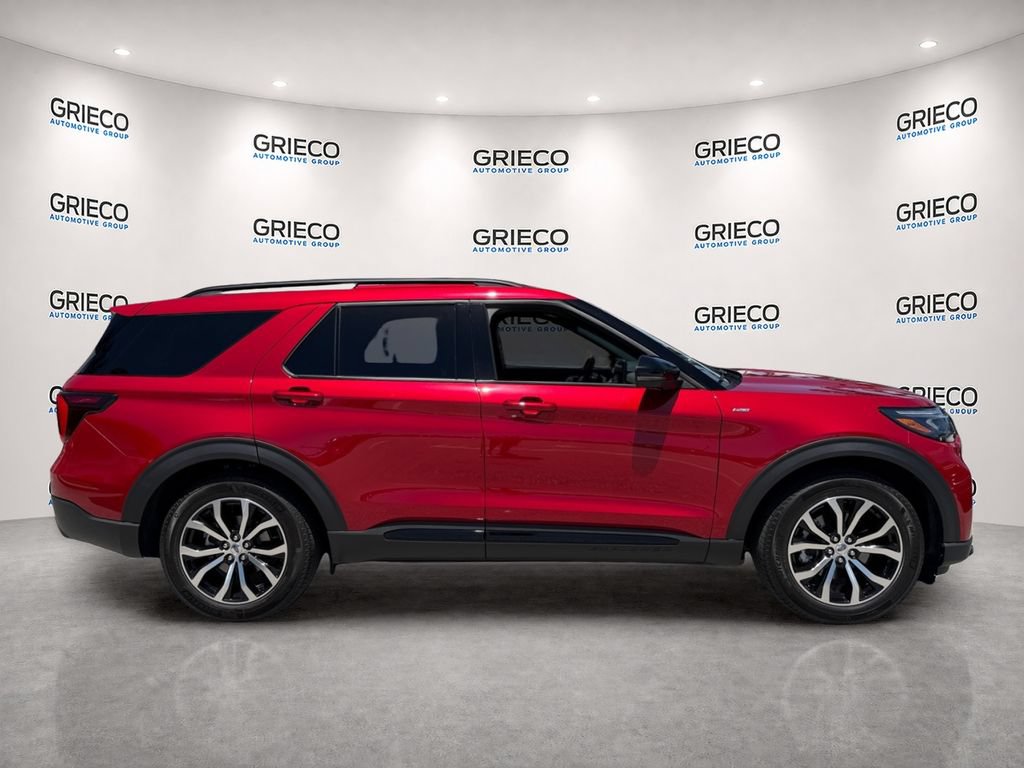 Certified 2026 Ford Explorer ST-Line w/ Premium Package RWD image 8