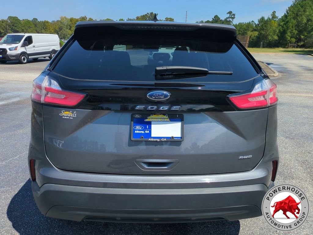 Certified 2024 Ford Edge SE image 4