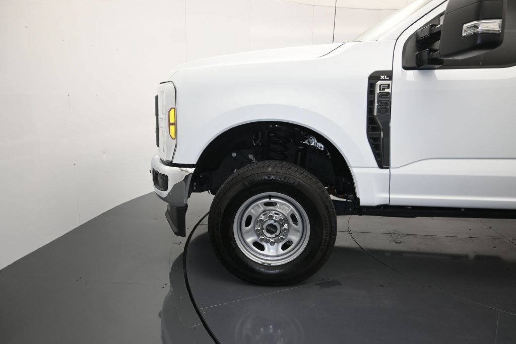 Certified 2025 Ford F250 XL w/ XL Driver Assist Package AWD/4WD image 9