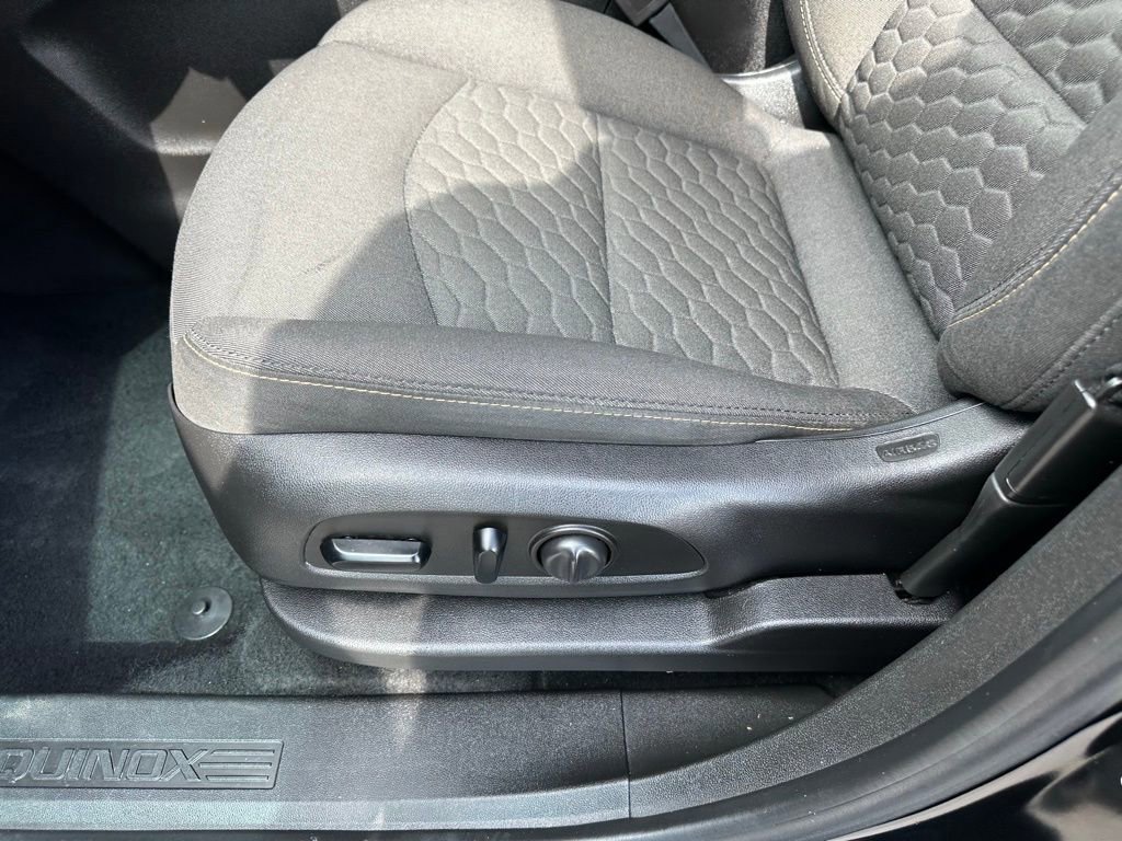 Used 2019 Chevrolet Equinox LT image 12