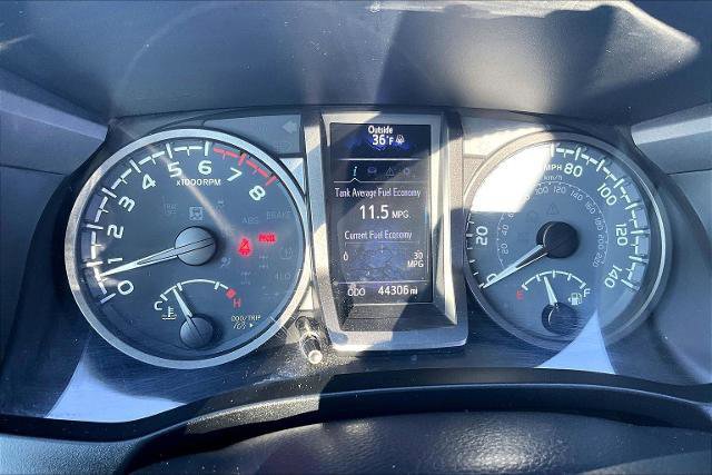 Used 2022 Toyota Tacoma TRD Sport w/ Technology Package image 26
