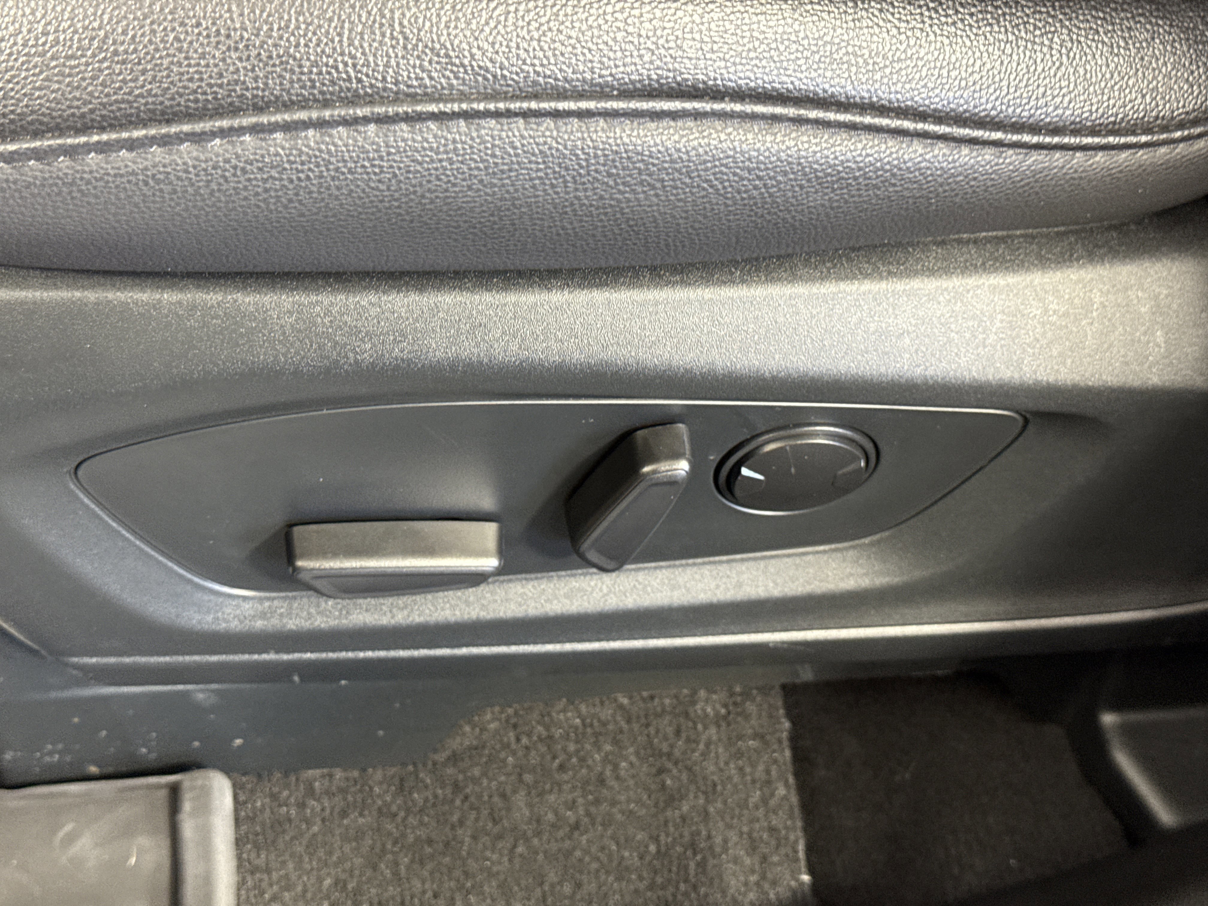 Certified 2023 Ford Explorer Limited w/ Equipment Group 301A image 16