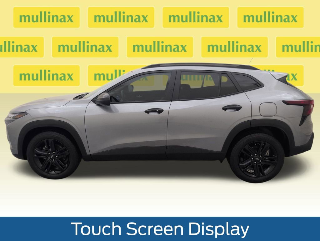 Used 2025 Chevrolet Trax ACTIV w/ Sunroof Package FWD image 11
