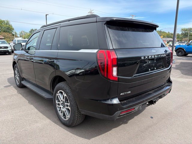 Certified 2025 Ford Expedition Active AWD/4WD image 10