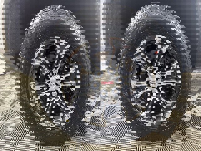 Used 2023 GMC Canyon AT4 w/ AT4 Premium Package image 10