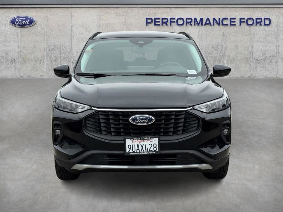 Certified 2023 Ford Escape SE FWD image 3