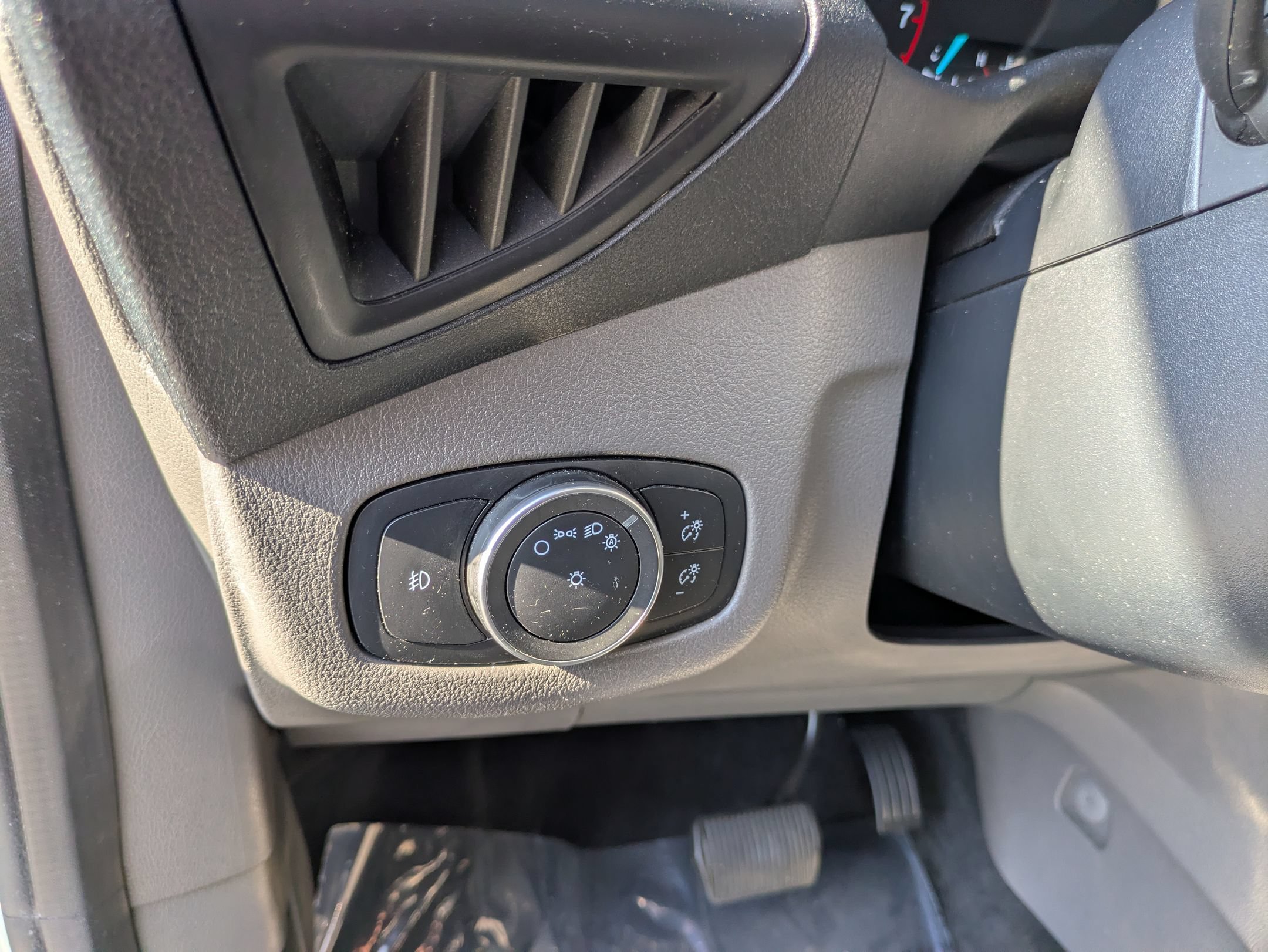 Certified 2023 Ford Transit Connect XLT FWD image 17