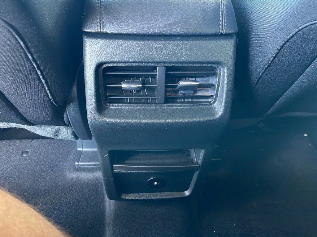 Certified 2024 Ford Edge SE w/ Black Appearance Package image 29