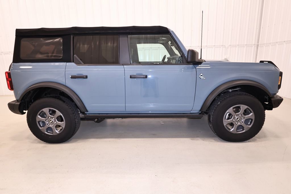 Certified 2022 Ford Bronco Black Diamond AWD/4WD image 2