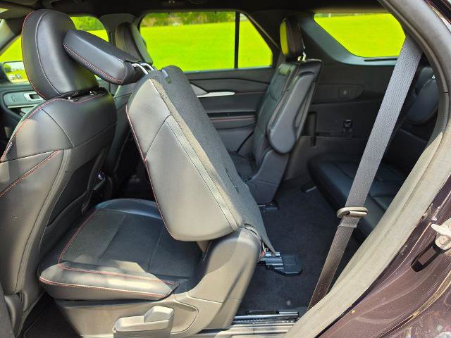 Certified 2025 Ford Explorer ST RWD image 37