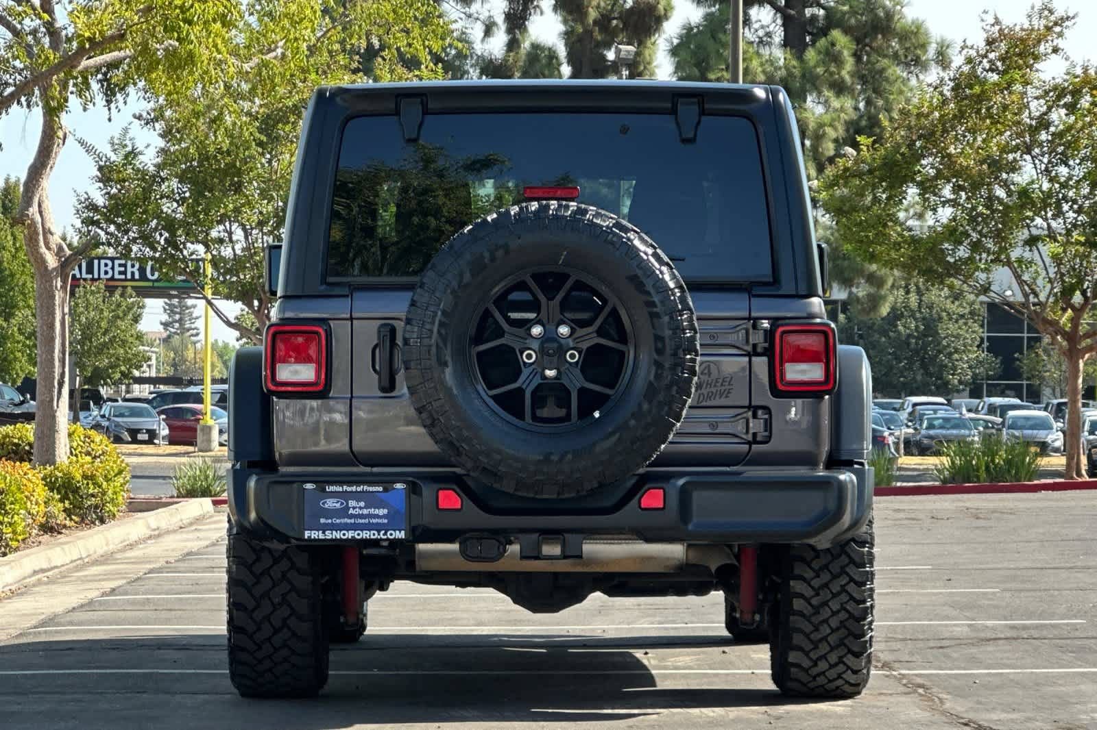 Used 2025 Jeep Wrangler Unlimited Sport AWD/4WD image 8