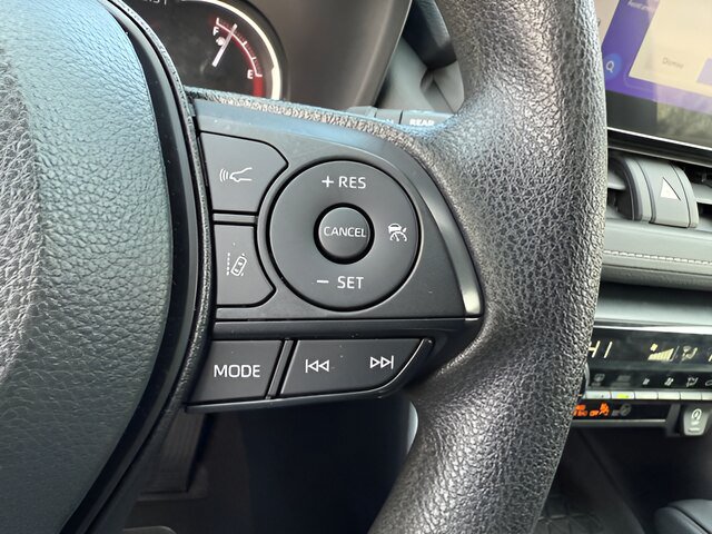 Used 2023 Toyota RAV4 XLE AWD/4WD image 17