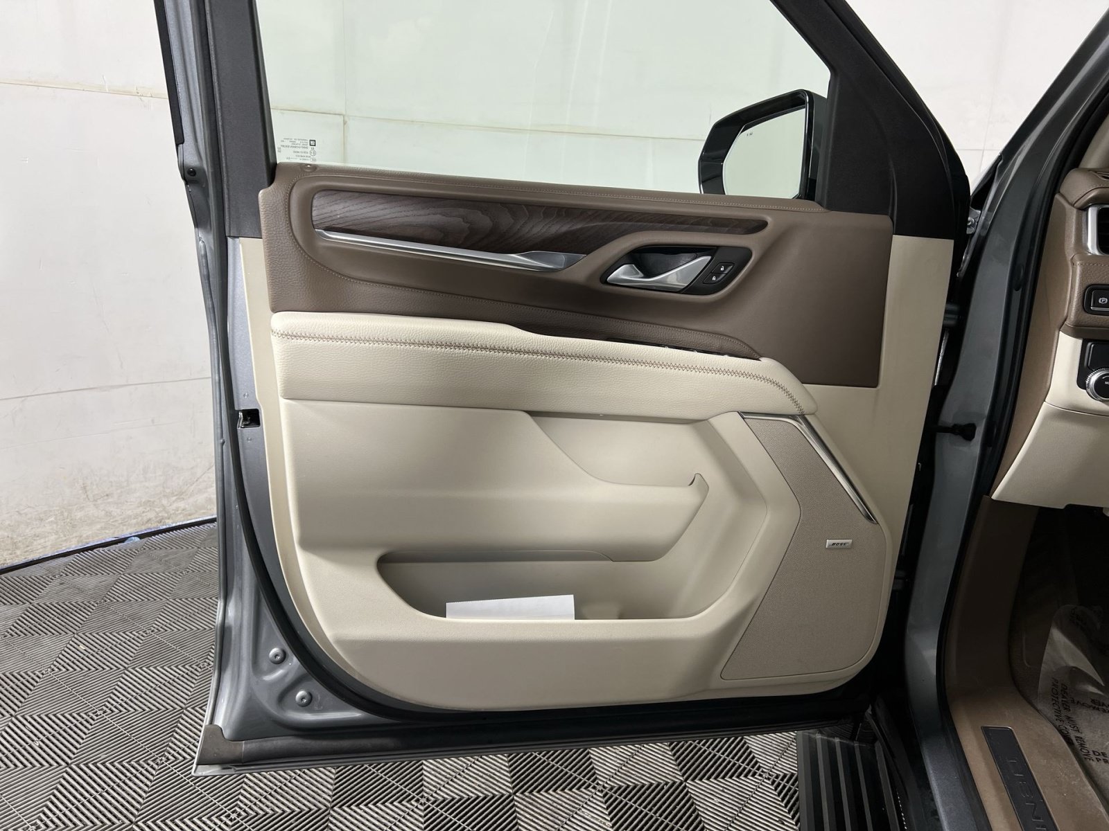 Used 2023 GMC Yukon Denali RWD image 14