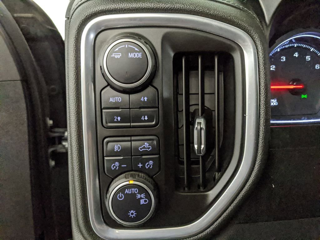 Used 2021 Chevrolet Silverado 1500 LT Trail Boss w/ Bed Protection Package image 14