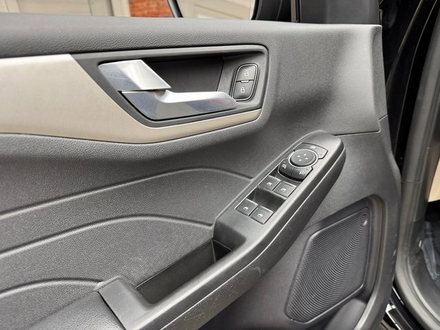 Certified 2022 Ford Escape SEL image 11