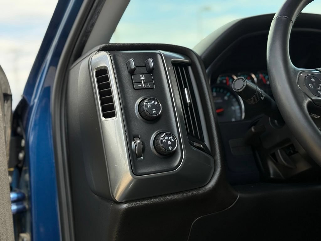 Used 2019 Chevrolet Silverado 1500 LT w/ All Star Edition AWD/4WD image 12