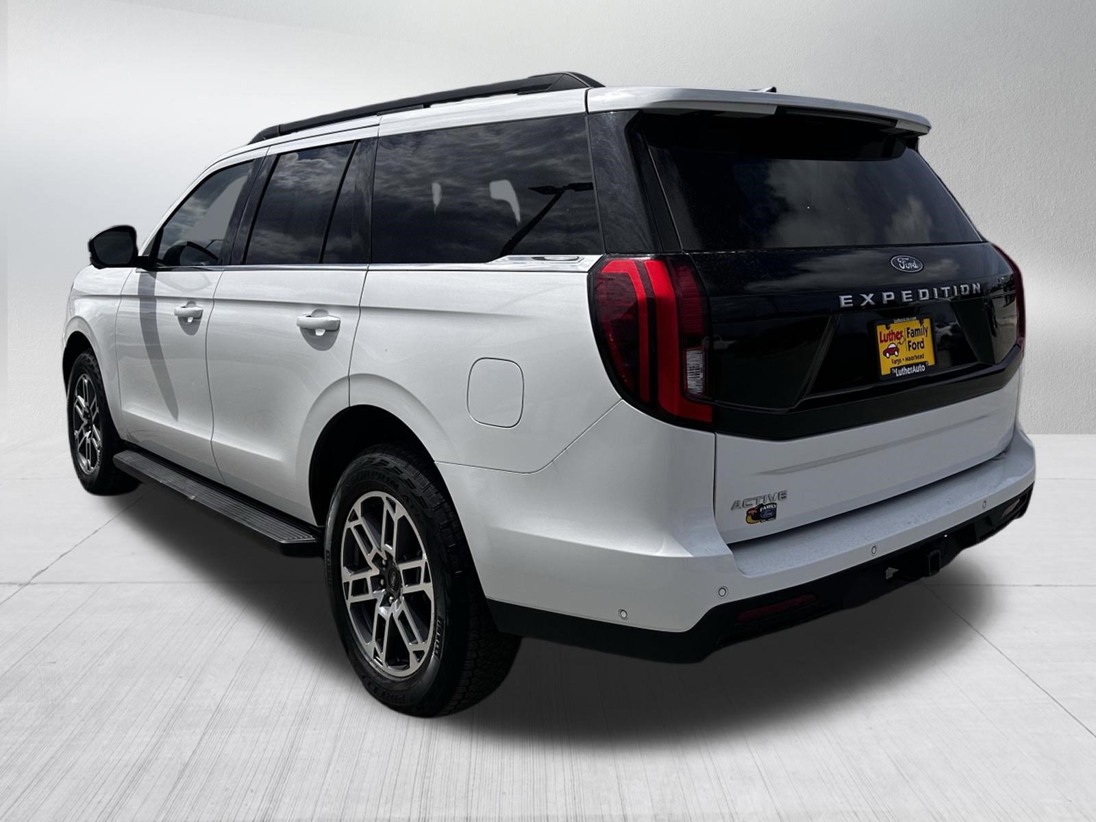Certified 2025 Ford Expedition Active AWD/4WD image 3