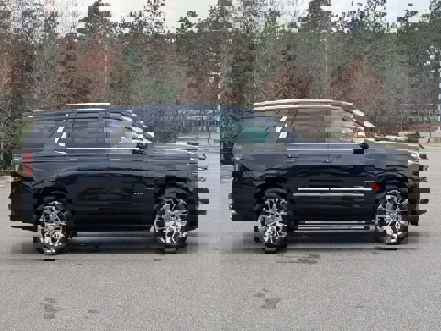Used 2021 Chevrolet Tahoe Premier w/ Premium Package image 6