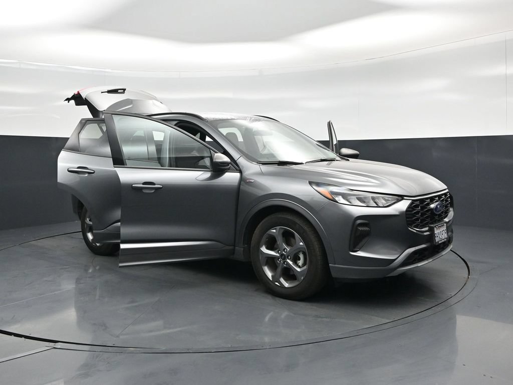 Certified 2023 Ford Escape ST-Line w/ Tech Pack #1 FWD image 31