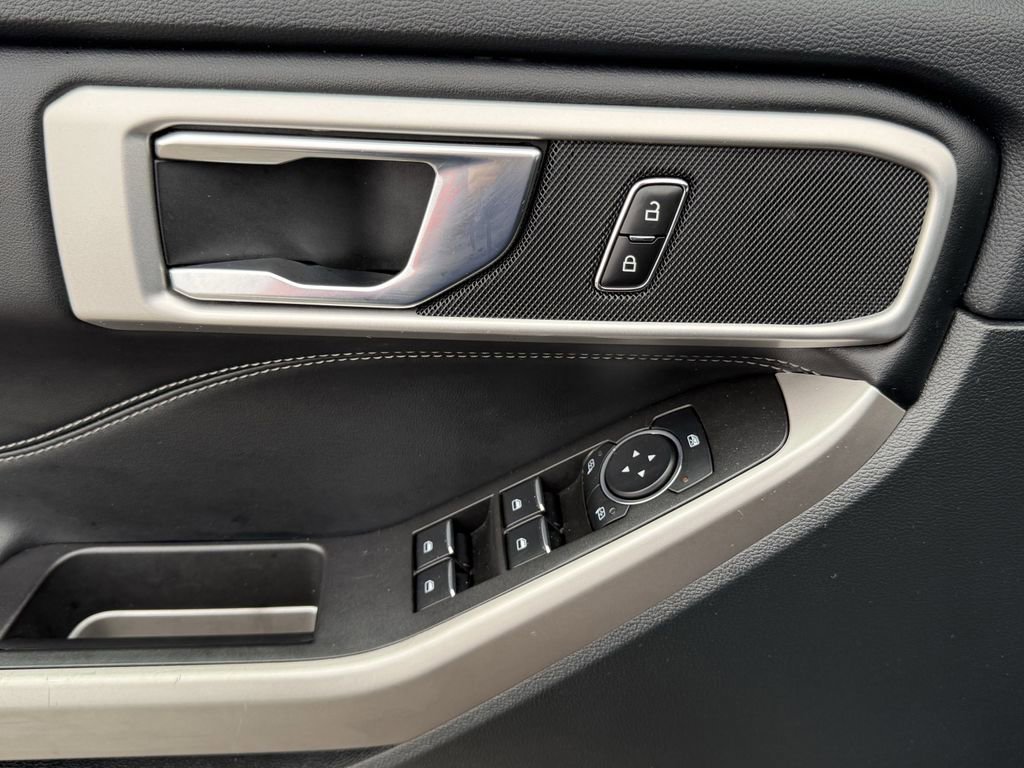 Certified 2024 Ford Explorer XLT image 19